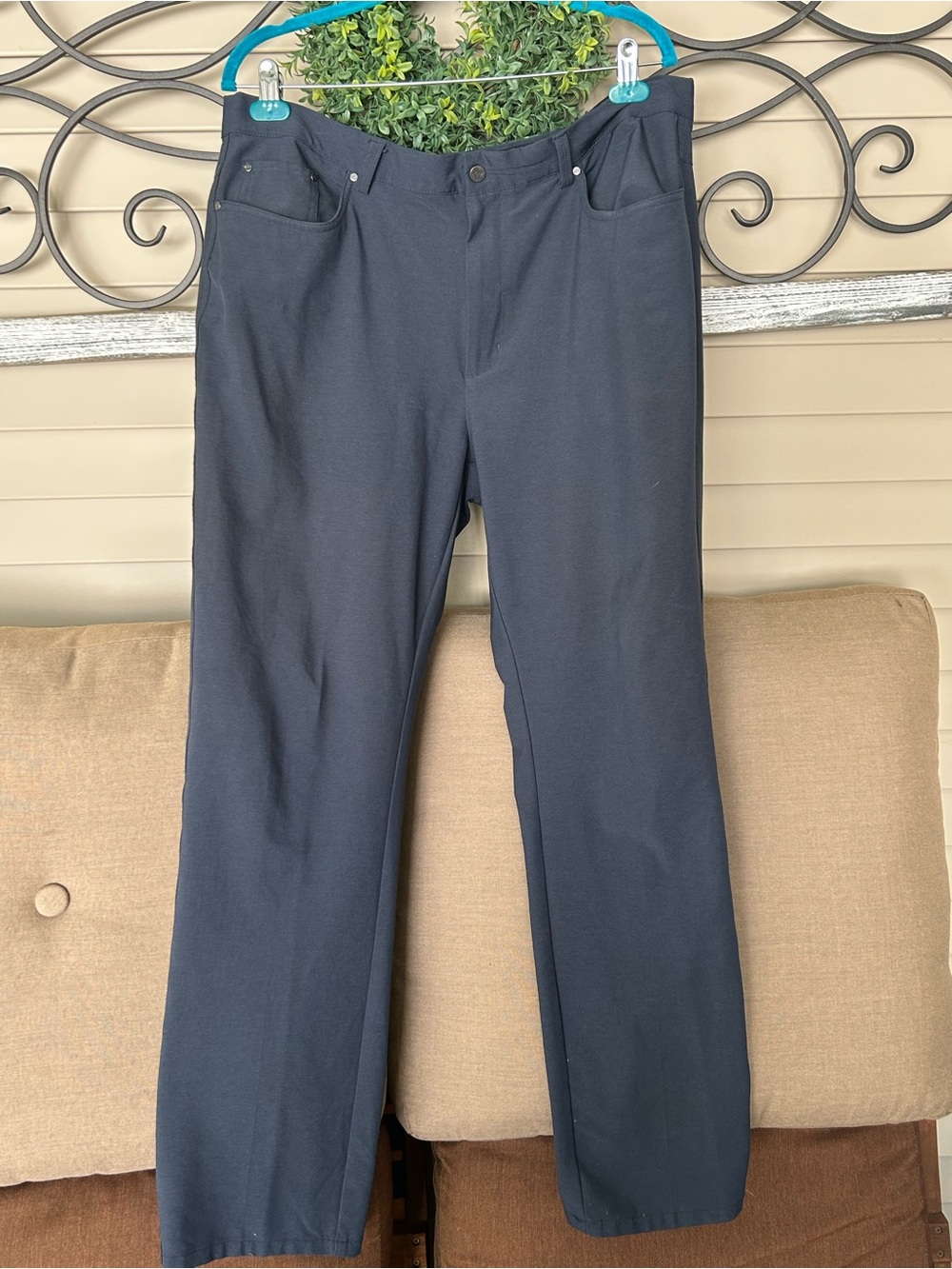 NAVY GREG NORMAN PERFORMANCE GOLF PANTS 38x32